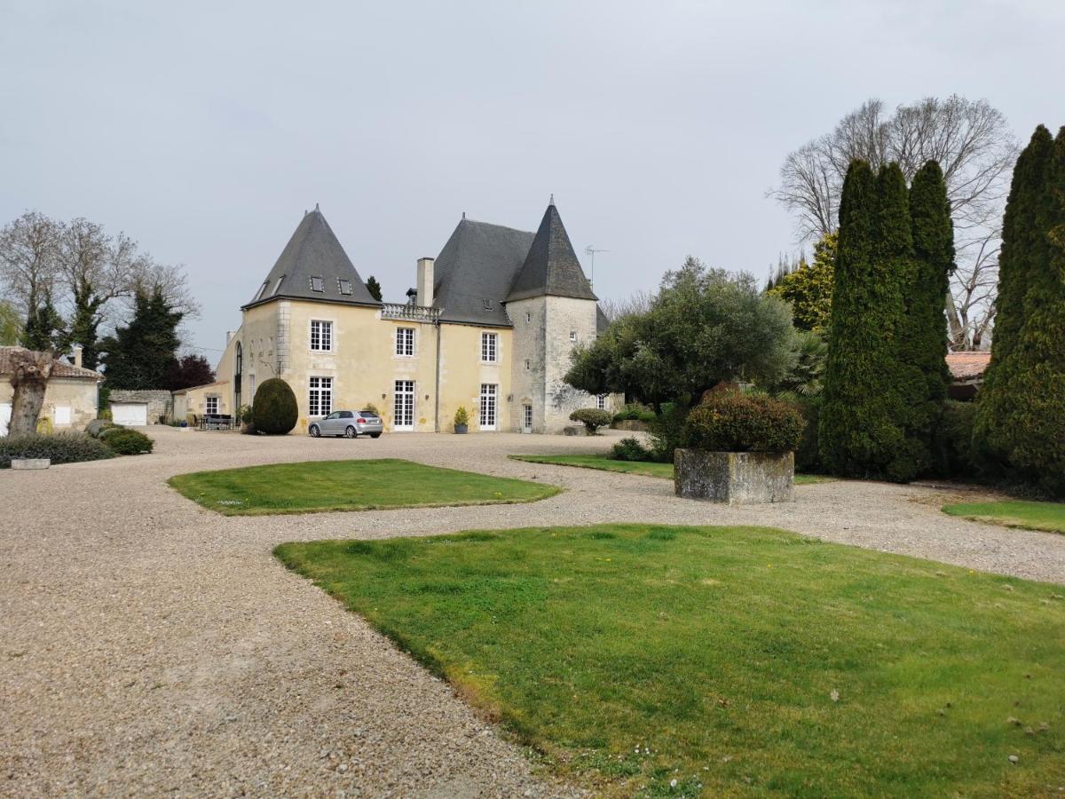 Chateau De La Vallade Saint-Porchaire Exterior foto